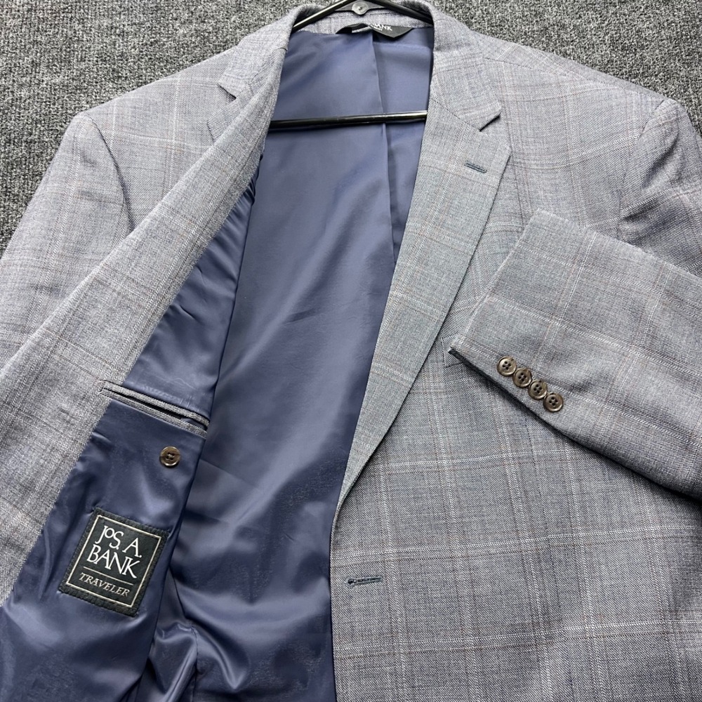 Jos A Bank Traveler Mens 48R Grey Plaid 100% Wool Tailored Fit Blazer Sport Coat